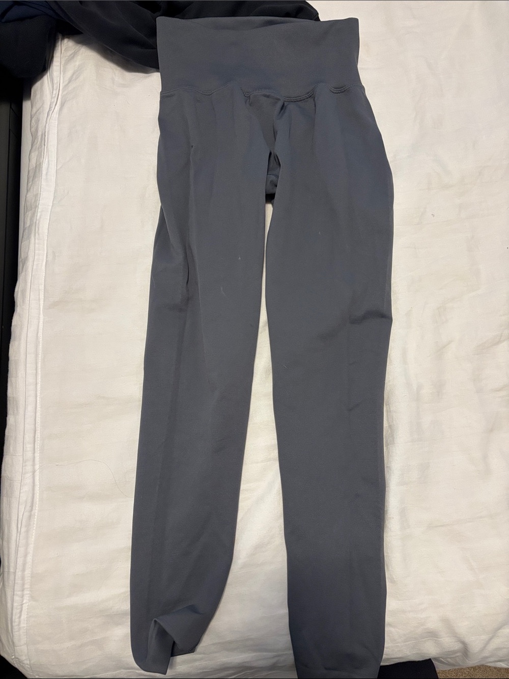 women’s High-Waist butt scrunch leggings  in Dark Gray